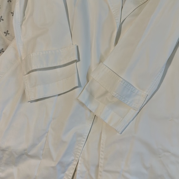 White coat - Picture 4 of 5